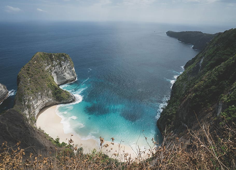 t-rex, nusa penida, siwash rock, canada, penya-segat, platja, roques, onada, Costa, línia de costa, Riba, mar, badia, asium, indonesi, paisatge, sorra, aigua, bellesa a la natura, escenics - natura, tranquil·litat, terra, escena tranquil·la, vista d’angle alt, cel, rock, naturalesa, horitzó sobre l’aigua, horitzó, blau, rock - object, idíl·lic, sòlid, cap gent, a l'aire lliure, color turquesa, litoral rocós, 5K