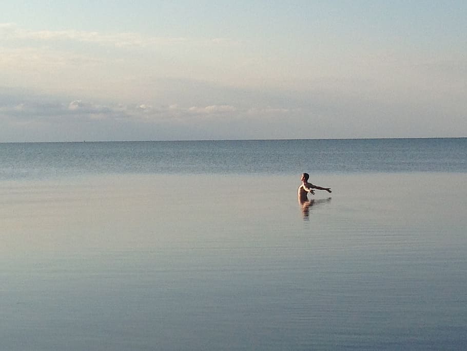 devoción, Cristo, de corazón abierto, corazón, mar, agua, horizonte sobre el agua, horizonte, cielo, paisajes - naturaleza, belleza en la naturaleza, gente real, una persona, frente al mar, actividad de ocio, tranquilidad, escena tranquila, estilos de vida, naturaleza, al aire libre, vacaciones, idílico, 2K