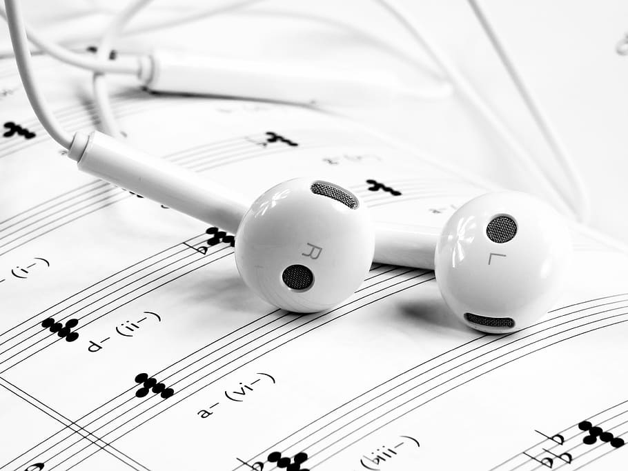 white apple earpods, music, headset, white, note, mobile, phone, noise, technology, musical note, electrical equipment, cable, electronics industry, classical music, no people, network connection plug, paper, sheet music, sheet, close-up, arts culture and entertainment, musical instrument, education, indoors, people, equipment, learning, still life, musical equipment, complexity, violin, electrical component, 4K