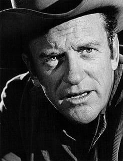 James Arness, actor, clásico, televisión, serie, humo de armas, hollywood, retro, vendimia, entretenimiento, película, cine, Matt Dillon, marshall, occidental, vaquero, en blanco y negro, gente, machos, conceptos e ideas, una persona, hora, hombres, cultura americana, retrato, disparo a la cabeza, gente real, adulto, estilos de vida, vista frontal, mirando a la cámara, de cerca, adulto maduro, hombres maduros, adulto medio, sombrero, hombres adultos de mediana edad, ropa, cara humana, contemplación, 1080P, CC0, dominio público, libre de derechos