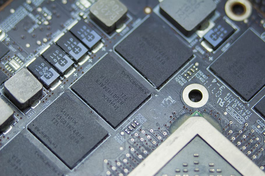 part informàtica negra, tecnologia, RAM, gpu, ordinador, maquinari, memòria, electrònica, component, processament, microprocessador, equips informàtics, indústria, xip d’ordinador, targeta de circuits, indústria electrònica, part de l’ordinador, connexió, primer pla, comunicació, equipament, marc complet, placa base, cap gent, fons, a l'interior, complexitat, control, enfocament selectiu, equipament elèctric, component elèctric, Font d'alimentació, 5K