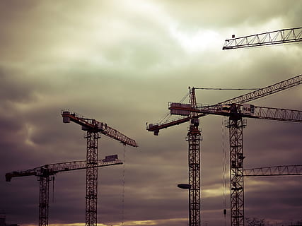 grå, stokke, hvid, himmel, lav, vinkelfotografering, konstruktion, websted, bygge, byggearbejde, kran, byggemaskine, baukran, kranbom, arbejde, skyer, Abendstimmung, silhuetter, frem, storm skyer, by, by-, byggebranchen, kran - entreprenørmaskiner, byggeplads, sky - himmel, maskineri, udvikling, industri, natur, lav vinkel visning, byggemaskiner, metal, ingen mennesker, overskyet, byggemateriale, arkitektur, bygget struktur, udendørs, økonomi, industrielt udstyr, 4K, CC0, offentligt domæne, royaltyfrie