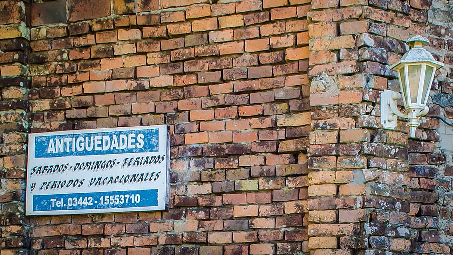 gammel, mursten, arkitektur, levn, facade, lanterne, murstens væg, tekst, meddelelse, vejledning, dag, udendørs, væg, bygget struktur, murbygningsfunktion, vestlige script, Information, bygning udvendig, ingen mennesker, informationsskilt, skilt, mønster, bygning, tæt på, besked, 1080P