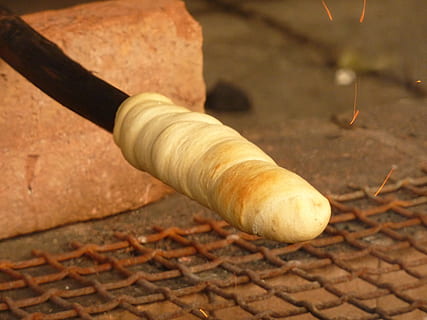 pâine, foc, coacere, cuptor de piatră, rustic, cărbune, alimente, piatră bbq, listă, grill-ul, a închide, nici o persoana, zi, să se concentreze asupra primelor elemente, model, vedere în unghi mare, în aer liber, natură moartă, selectiv, natură, cărare, un animal, mancare si bautura, mişcare, un singur obiect, oraș, preparare, fumul - structura fizică, tubulatura de țeavă, țiglă, 2K, CC0, domeniu public, fără drepturi de autor