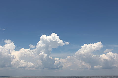 nuvole bianche, nuvole, cumulo, cielo, Cloudscape, tempo metereologico, soffice, nuvoloso, Paradiso, clima, alto, meteorologia, dom, scena, atmosfera, stratosfera, tranquillo, ozono, idilliaco, morbidezza, orizzonte, panoramico, cumulonembo, aria, nebulosità, davanti, ambiente, cumuli, nimbi, fluttuanti, previsione, formazione, nuvola - cielo, bellezza nella natura, la tranquillità, scenics - natura, blu, scena tranquilla, Colore bianco, natura, nessuno, copia spazio, sfondi, all'aperto, giorno, vento, luminosa, 5K, CC0, dominio pubblico, privo di copyright