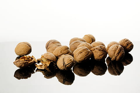 somun, nutshells, Noel zamanı, çatlak, Noel, ayrılmak, Gıda, fırında pişirmek, sağlıklı, Fındık, Beyaz arkaplan, yiyecek ve içecek, sağlıklı beslenme, stüdyo çekimi, fındık - yemek, kapatmak, içeriye, natürmort, insansız, refah, tazelik, nesne grubu, büyük nesne grubu, kahverengi, ceviz, kopya alanı, doğa, kesmek, 2K, CC0, kamu malı, telif ücretsiz