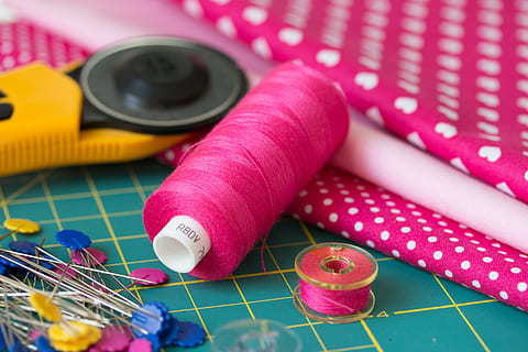 pink, thread, needles, sewing, patchwork, körkés, spindle, pin, needle, clipboard, textile, textiles, material, materials, heart, polka dots, patterned, sample, art and craft, multi colored, indoors, spool, close-up, no people, day, sewing item, choice, craft, variation, pink color, creativity, sewing needle, still life, textile industry, 5K, CC0, public domain, royalty free