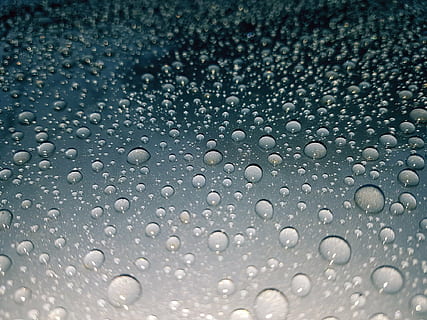 Rinnsal, Perlenstickerei, Blase, sprudeln, Wassertropfen, Wasser, fallen, Nahansicht, Vollbild, nass, keine Leute, Hintergründe, Fenster, Natur, Regen, Glas - Material, drinnen, selektiver Fokus, Muster, transparent, Tag, abstrakt, Regentropfen, abstrakte Hintergründe, 1080P, CC0, gemeinfrei, lizenzfrei