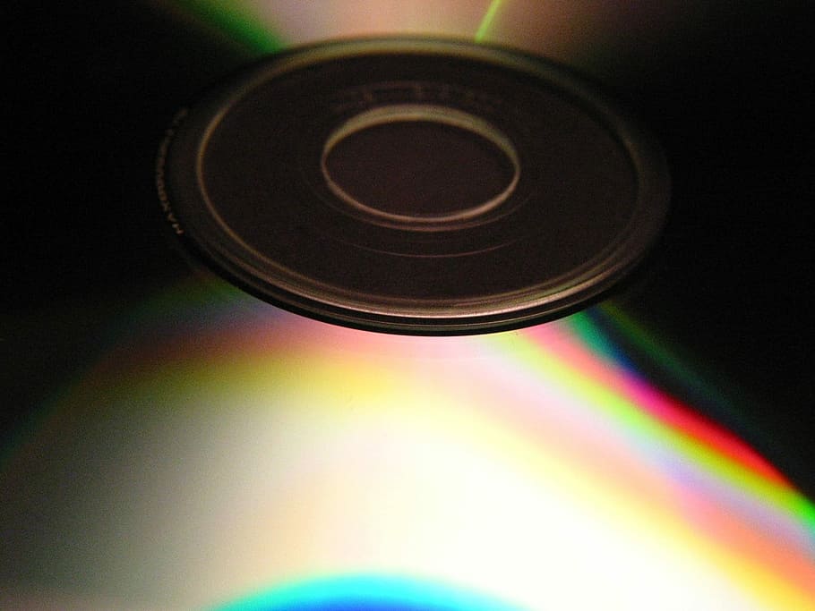 CD ROM, cd, cd cd rom, dvd, tecnologia, disc, disc compacte, primer pla, multicolor, refracció, tir de l'estudi, cap gent, forma geomètrica, a l'interior, cercle, forma, temes de fotografia, equip fotogràfic, natura morta, càmera, vista d’angle alt, llum - fenomen natural, resum, patró, càmera - equip fotogràfic, disseny, sol objecte, càmera digital, equipament elèctric, 720P