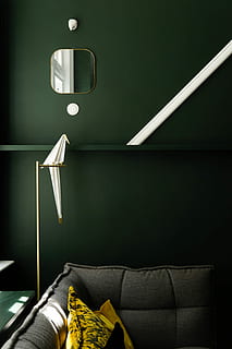 piazza, incorniciato, specchio, grigio, divano, giallo, cuscino, verde, dipinto, parete, interno, soggiorno, luce del sole, ombra, moderno, modanatura della corona, design, interior design, accessorio, elegante, stile, angolo, accogliente, caldo, mobilia, attrezzatura per l'illuminazione, in casa, lampada elettrica, stanza domestica, ripieni, interno di casa, nessuno, illuminato, confortevole, rilassamento, luce, tecnologia, Camera da letto, tavolino, tavolino da caffè, 5K, CC0, dominio pubblico, privo di copyright