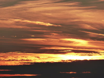 posta de sol, cel, núvols, sol, cel de la nit, abendstimmung, crepuscle, al capvespre, vermell, núvol - cel, bellesa a la natura, escenics - natura, color taronja, tranquil·litat, cel dramàtic, naturalesa, escena tranquil·la, cap gent, idíl·lic, fons, llum solar, cloudscape, a l'aire lliure, por, majestuós, medi ambient, meteorologia, cel romàntic, 4K, CC0, domini públic, lliure de regalies