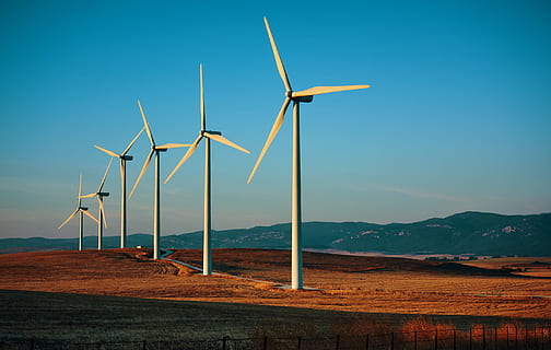 Andalusian tuulimyllyt, kuusi, valkoinen, tuulivoimalat, maiseman kenttä, tuulimylly, näkökulma, energia, teknologia, tekniikka, sähkö, arkkitehtuuri, maisema, kesä, kuvio, luonto, design, mylly, tuuli, tuuliturbiini, tuulivoima, ympäristönsuojelu, polttoaineen ja sähköntuotantoon, turbiini, uusiutuva energia, ympäristö, vaihtoehtoinen Energia, taivas, kauneus luonnossa, sininen, maisemat - luonto, vesi, maa, vuori, kestäviä resursseja, ei ihmisiä, voimaa luonnossa, virtalähde, ulkona, 2K, CC0, public domain, rojaltivapaa