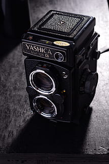 studio, Fotoaparát, yashica, jeden objekt, nikdo, studio shot, detail, černé pozadí, fotografická témata, technologie, fotoaparát - fotografické vybavení, uvnitř, stůl, stálý život, fotografické vybavení, retro stylu, zaměřit se na popředí, objektiv - optický přístroj, text, digitální fotoaparát, západní skript, zařízení, Černá barva, antický, slr fotoaparát, 5K, CC0, veřejná doména, bez autorských práv
