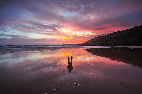 Strand, Sonnenuntergang, Ebbe, Reflexion, Ozean, Silhouette, Wales, Meer, Natur, Wasser, Himmel, draußen, Landschaft, Dämmerung, Menschen, Schönheit in der Natur, Szenen - Natur, Ruhe, ruhige Szene, eine Person, wolke - himmel, Land, Horizont, orange Farbe, Horizont über Wasser, Lagune, 5K, CC0, gemeinfrei, lizenzfrei