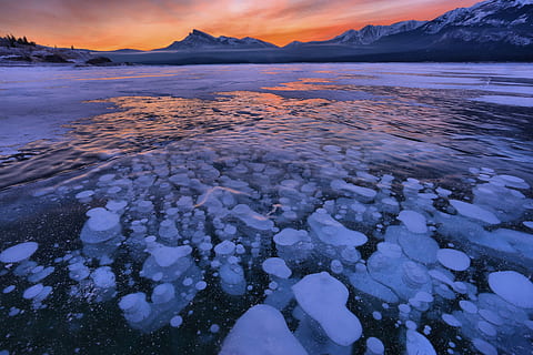 isterninger, vand, isbreer, mørk, himmel, skønhed i naturen, kold temperatur, solnedgang, scenics - natur, vinter, sne, bjerg, ro, natur, sky - himmel, rolig scene, miljø, is, Frosset, hav, idyllisk, ingen mennesker, flyder på vandet, lilla, frosset vand, 5K, CC0, offentligt domæne, royaltyfrie