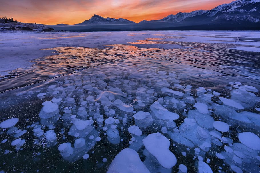 isterninger, vand, isbreer, mørk, himmel, skønhed i naturen, kold temperatur, solnedgang, scenics - natur, vinter, sne, bjerg, ro, natur, sky - himmel, rolig scene, miljø, is, Frosset, hav, idyllisk, ingen mennesker, flyder på vandet, lilla, frosset vand, 5K