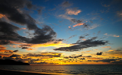 tramonto, drammatico, spiaggia, oceano, cielo, colorato, arancia, giallo, nuvole, panoramico, meraviglioso, mare, luce, Paesaggi, natura, bellezza nella natura, la tranquillità, nuvola - cielo, scenics - natura, acqua, scena tranquilla, colore arancione, idilliaco, terra, orizzonte sull'acqua, nessuno, orizzonte, scena non urbana, all'aperto, 4K, CC0, dominio pubblico, privo di copyright