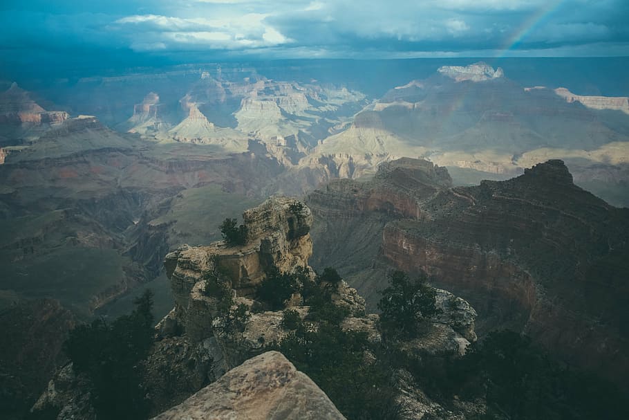 aèria, foto, muntanya, muntanya alta, núvol, cel, cim, cresta, paisatge, naturalesa, vall, turó, vista, viatjar, rock, parc nacional del gran canyó, Gran Canó, arizona, canyon, escenics, EUA, geologia, sud-oest dels EUA, vora sud, rock - object, Parc Nacional, penya-segat, lloc famós, erosionat, majestuós, a l'aire lliure, escenics - natura, bellesa a la natura, medi ambient, sòlid, escena tranquil·la, escena no urbana, formació de roca, núvol - cel, tranquil·litat, geografia física, Serra, dia, cap gent, destinacions de viatge, formació, clima àrid, cim de muntanya, 5K