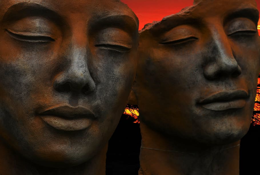dos, masculí, decoracions facials, home, retrat, humà, cara, cap, pensar, hispà, Perfil, joc d'ombres, Àfrica, posta de sol, escultura, bronze, ombra, persona, llum, siluetes, caps, trist, silenciar, fotògraf, art, ulls, sequera, veure, esperança, cara d'àngel, misticisme, brillar, místic, realització, et desitjo, feliç, creure, cristià, cristianisme, amor, religiós, religió, vermell, marró, fons, pòster, Déu, somnis, groc, negre, Sant, adult jove, rostre humà, primer pla, tir de l'estudi, tirada al cap, adult, dones joves, només adults, estàtua, art i artesania, representació humana, representació, a l'interior, gent, semblança masculina, part del cos, fons de colors, part del cos humà, artesania, 5K