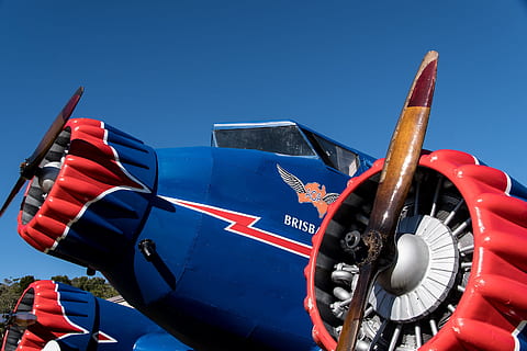 propeller, vlak, motor, vliegtuig, kopie, luchtvaart, vervoer-, oud, houten, stinson model a, rood, blauw, full-size, historisch, beroemd, neerstorten, redden, Queensland, Australië, wijze van transport, luchtvoertuig, vervoer, natuur, hemel, snelheid, sport, heldere lucht, antiek, wedstrijd, beweging, motorsport, het verleden, buitenshuis, Luchtvaartindustrie, agressie, 2K, CC0, publiek domein, royaltyvrij