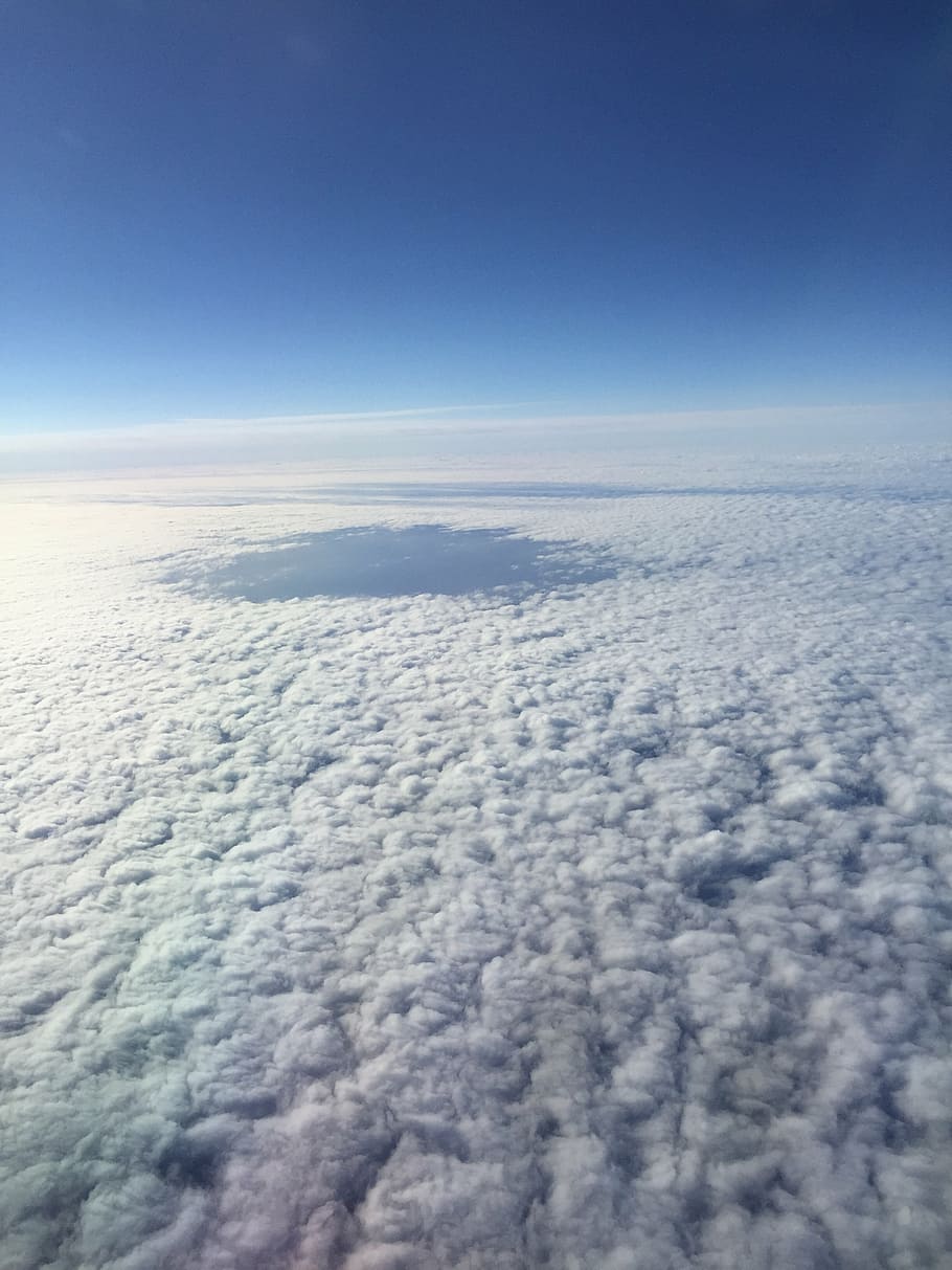 cel, núvols, llac, concepte, blau, núvol - cel, vista aèria, cloudscape, atmosfera, volant, alt, naturalesa, espai, cap gent, fons, medi ambient, avió, vehicle aeri, a dalt, horitzó, còpia espai, a l'aire lliure, indústria aeroespacial, vent, meteorologia, suavitat, 2K