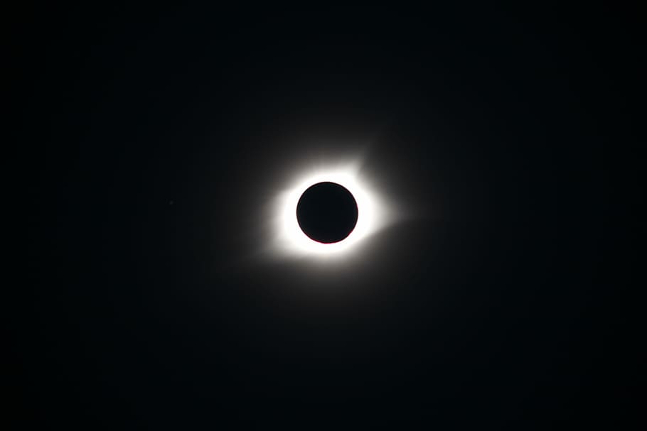 Eclipse de lluna, Eclipsi solar, cel, eclipsi, sol, blanc i negre, foscor, nit, totalitat, espai, lluna, astronomia, fenomen natural, cap gent, naturalesa, cercle, forma geomètrica, bellesa a la natura, silueta, a l'aire lliure, retroil·luminat, forma, còpia espai, ciència, llum de la lluna, 5K