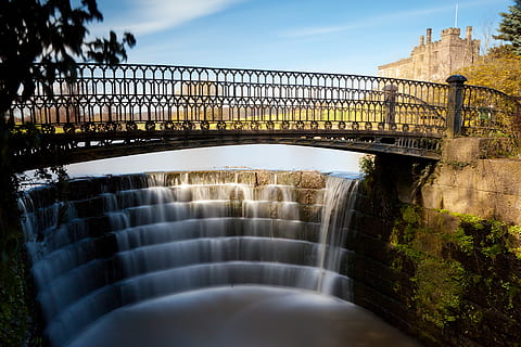 ponte, cascata, cascate, flusso, paesaggio, natura, parco, fiume, pietra, acqua, Ripley, castello, architettura, struttura costruita, connessione, diga, cielo, ponte - struttura fatta dall'uomo, energia idroelettrica, pianta, ringhiera, giorno, conservazione dell'ambiente, combustibile e produzione di energia, energia rinnovabile, lunga esposizione, nessuno, esterno dell'edificio, arco, all'aperto, ponte ad arco, canale, acqua corrente, 5K, CC0, dominio pubblico, privo di copyright