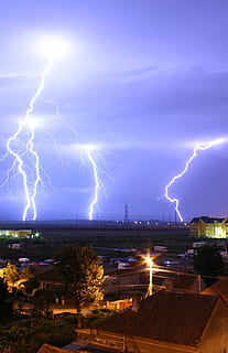 kota, badai petir, hujan badai, berkedip, guntur, badai, efek cahaya, listrik, Rumania, arus, elektron, fenomena cuaca, lembar petir, meteorologi, suasana, langit, petir, malam, asap - struktur fisik, polusi, kekuatan di alam, awan - langit, kekuasaan, diterangi, Arsitektur, kilat bercabang dua, alam, eksterior bangunan, keindahan di alam, struktur yang dibangun, tidak ada orang, langit yang dramatis, tanda peringatan, di luar rumah, cahaya, Cityscape, 2K, CC0, domain publik, bebas royalti