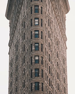 beige, calcestruzzo, grattacielo, costruzione, giorno, architettura, infrastruttura, struttura, istituzione, appartamento, finestre, condominio, Hotel, esterno dell'edificio, struttura costruita, Inquadratura dal basso, finestra, nessuno, all'aperto, cielo, città, cielo sereno, natura, il passato, storia, alto - alto, Torre, modello, destinazioni di viaggio, edificio per uffici esterno, 4K, CC0, dominio pubblico, privo di copyright