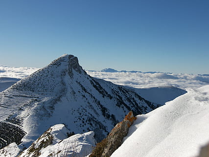 la neve, inverno, montagna, ghiaccio, freddo, natura, alto, gargas, la salette, vista, rocce, temperatura fredda, cielo, bellezza nella natura, scenics - natura, cielo sereno, montagna innevata, catena montuosa, ambiente, giorno, paesaggio, soleggiato, la tranquillità, blu, scena tranquilla, sport, nessuno, picco di montagna, 2K, CC0, dominio pubblico, privo di copyright