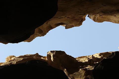 chahkouh canyon, verme, vista dell'occhio, canyon, caverna, grotta, cielo, rocce, divario, roccia, roccia - oggetto, formazione rocciosa, solido, natura, scenics - natura, bellezza nella natura, nessuno, montagna, Inquadratura dal basso, giorno, all'aperto, la tranquillità, geologia, scena non urbana, destinazioni di viaggio, cielo sereno, scena tranquilla, arco naturale, eroso, picco di montagna, 5K, CC0, dominio pubblico, privo di copyright