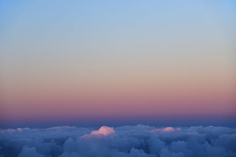 mare di nuvole, nuvole, cielo, giorno, tramonto, sopra le nuvole, Paradiso, nuvola - cielo, bellezza nella natura, scenics - natura, la tranquillità, scena tranquilla, Cloudscape, natura, nessuno, copia spazio, idilliaco, sfondi, blu, colore arancione, all'aperto, ambiente, atmosfera, sopra, morbidezza, viola, meteorologia, 5K, CC0, dominio pubblico, privo di copyright