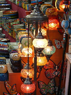 lampada, luce, dipendere, illuminazione, Turco, lanterne, saldi, musica, scelta, in vendita, variazione, Al dettaglio, attrezzatura per l'illuminazione, grande gruppo di oggetti, nessuno, lanterna, mercato, memorizzare, lampada elettrica, abbondanza, collezione, illuminato, sospeso, in casa, shopping, multicolore, esposizione al dettaglio, decorazione, antico, varietà, ornato, 2K, CC0, dominio pubblico, privo di copyright