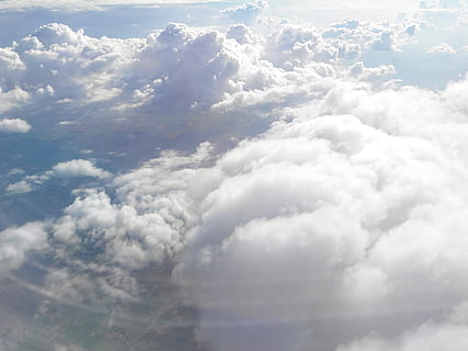skyer, Sky, fly, flyvningen, over skyerne, fra flyet, rejse, ferie flyvning, flyve, luftfart, outlook, flyer, himmel, blå, solrig, smuk, hvid, dom, lethed, uendelighed, sommer, selva marine, natur, luft, baggrunde, vejr, sky - himmel, stratosfæren, luftfoto, plads, dag, skønhed i naturen, scenics - natur, ro, rolig scene, ingen mennesker, idyllisk, udendørs, cloudscape, lav vinkel visning, fluffy, blødhed, majestætisk, hvid farve, sollys, miljø, meteorologi, over, 2K, CC0, offentligt domæne, royaltyfrie