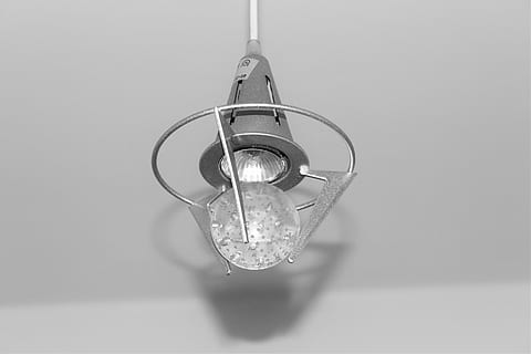 pære, lys, ide, design, industri, hængende, ingen mennesker, hvid baggrund, studio skud, tæt på, dag, indendørs, enkelt objekt, smykker, form, fokus på forgrunden, geometrisk form, loft, luksus, stilleben, cirkel, skygge, dekoration, metal, fest, renhed, personlige tilbehør, 5K, CC0, offentligt domæne, royaltyfrie