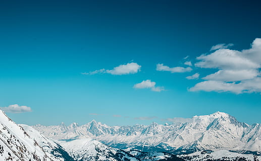 aèria, vista, neu, cobert, muntanyes, durant el dia, Serra, muntanya, cel, núvol, ennuvolat, blau, blanc, fred, hivern, alpe, alp, Montblanc, Bleu, esquiar, temperatura de fred, núvol - cel, escenics - natura, bellesa a la natura, muntanya nevada, medi ambient, escena tranquil·la, paisatge, naturalesa, tranquil·litat, Color blanc, dia, cap gent, a l'aire lliure, cim de muntanya, 4K, CC0, domini públic, lliure de regalies