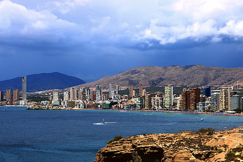 ptačí oko, prohlížení fotografie, budov, tělo, voda, benidorm, Španělsko, pláž, architektura, moře, exteriér budovy, budova, stavba, město, hora, nebe, destinace, Příroda, panoráma města, přistát, mrak - nebe, pobřežní čára, pohoří, městský život, krajina, nikdo, venku, kancelářská budova exteriér, mrakodrap, byt, 5K, CC0, veřejná doména, bez autorských práv