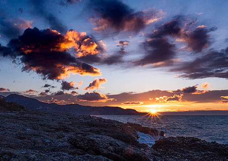 daggry, nerja, malaga, andalusien, Spanien, himmel, costa del sol, ferie, sol, fredelig, hav, strand, horisont, Stilhed, landskab, klipper, skyer, solnedgang, sky - himmel, skønhed i naturen, scenics - natur, vand, ro, rolig scene, orange farve, horisont over vand, jord, natur, idyllisk, ingen mennesker, ikke-urbane scene, udendørs, 2K, CC0, offentligt domæne, royaltyfrie