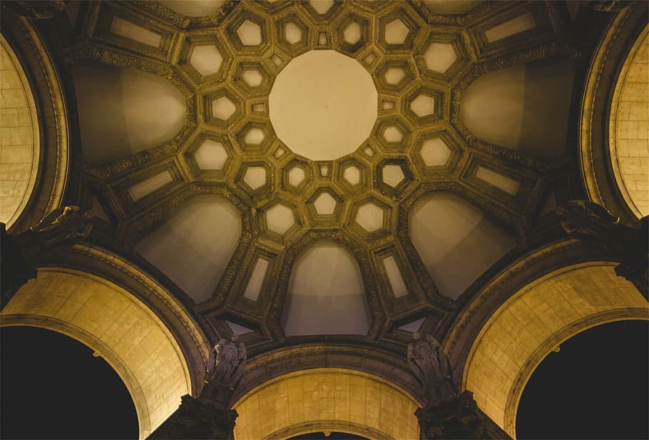 fotografia ad angolo basso, soffitto dell'edificio a cupola, grigio, Marrone, Cattedrale, soffitto, architettura, archi, arco, in casa, astratto, nessuno, modello, cupola, strumento musicale, giorno, struttura costruita, Inquadratura dal basso, costruzione, religione, direttamente sotto, caratteristica architettonica, il passato, credenza, forma geometrica, storia, destinazioni di viaggio, luogo di culto, ornato, architettura e arte, colonna architettonica, 1080P