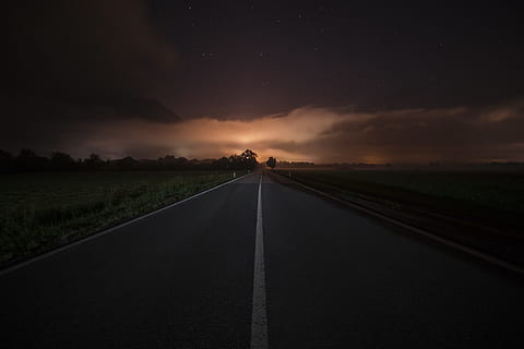 gris, concret, carretera, ennuvolat, cel, durant el dia, foto, nit, carretera de formigó, núvol - cel, paisatge, asfalt, cap gent, naturalesa, viatjar, cloudscape, horitzó sobre la terra, posta de sol, viatge, horitzó, a l'aire lliure, carrer, punt de fuga, escenics, transport, fosc, escena rural, el camí a seguir, direcció, símbol, signe, tranquil·litat, escenics - natura, marcatge de carreteres, escena tranquil·la, medi ambient, marcatge, perspectiva decreixent, bellesa a la natura, línia divisòria, 8K, CC0, domini públic, lliure de regalies