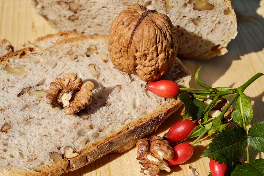 vlašský ořech, horní, chléb, ořechový chléb, výživa, vegetariánský, objemové krmivo, jídlo, ořechy, přírodní produkt, mouka, droždí, kvásku, krajíc chleba, kalorií, sacharidů, energie, frisch, Lahodné, základní potraviny, pečené dobroty, krajíce chleba, abendbrot, jíst, jíst zdravě, jídlo a pití, ovoce, svěžest, Zdravé stravování, stálý život, blahobyt, stůl, uvnitř, maso, nikdo, vysoký úhel pohledu, zeleniny, matice, ořech - jídlo, rajče, připraven jíst, přísada, bylina, 4K
