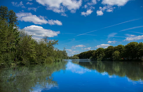 niebo, jezioro, most, odlew, swannery, staw, woda, dublowanie, krajobraz, niebieski, Natura, drzewo, las, lato, scenics, na dworze, odbicie, roślina, chmura - niebo, spokój, scenics - natura, piękno natury, spokojna scena, dzień, wzrost, żadnych ludzi, nabrzeże, scena pozamiejska, idylliczny, ślad pary, jezioro refleksyjne, 5K, CC0, domena publiczna, darmowe zdjęcia