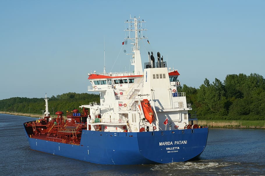 contenidor, vaixell, riu, arrencada, vaixell portacontenidors, carguero, Enviament, transport, aigua, càrrega, tecnologia, mar, canal, ruta marítima, via fluvial, nok, trànsit, marinera, frachtschiff, Alemanya, vaixell nàutic, manera de transport, cel, naturalesa, cel clar, dia, cap gent, a l'aire lliure, blau, indústria, negocis, text, amarrat, davant del mar, arbre, 2K