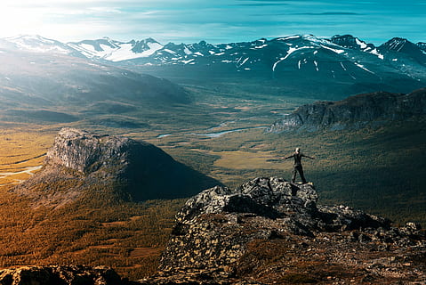 Antenne, Aussicht, Berg, Abenteuer, Klippen, Wolken, Tageslicht, Gletscher, hoch, Wanderung, Hügel, Eis, See, Landschaft, Gipfel, Berge, Natur, draußen, Person, Felsen, szenisch, Schnee, Reise, Tal, Vulkan, Tiere in freier Wildbahn, keine Leute, Tag, szenen, Wasser, Szenen - Natur, Umgebung, Schönheit in der Natur, Rock - Objekt, Rock, Ruhe, solide, Winter, Gebirge, kalte Temperatur, Nicht-städtische Szene, Reiseziele, ruhige Szene, schneebedeckter Berg, 4K, CC0, gemeinfrei, lizenzfrei