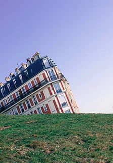 perspektiv à paris, vippes, hvid, Brun, beton, hus, bygning, abstrakt, vinkel, arkitektur, balkon, himmel, skyfri himmel, bygning udvendig, græs, bygget struktur, kopiere plads, jord, natur, Mark, dag, plante, lav vinkel visning, ingen mennesker, udendørs, grøn farve, tilt, blå, vindue, lejlighed, 2K, CC0, offentligt domæne, royaltyfrie