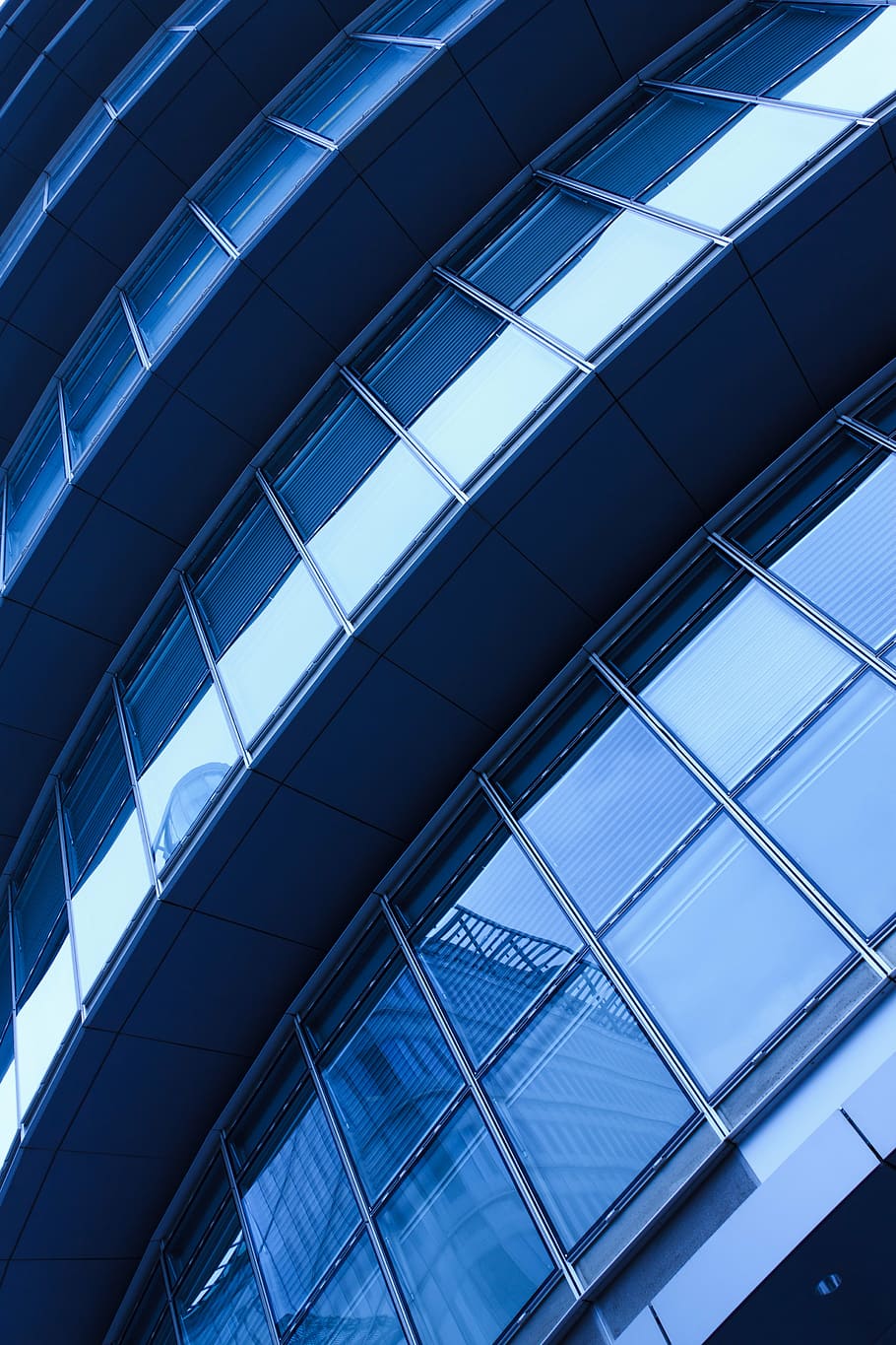 klar, glasrude, bygning, abstrakt, arkitektur, baggrund, blå, forretning, by, konstruktion, design, vinduer, glas, moderne, kontor, mønster, struktur, hus, by-, væg, vindue, glas - materiale, kontorbygning, afspejling, futuristisk, bygget struktur, skyskraber, urban scene, stål, bygning udvendig, facade, lav vinkel visning, kontorbygning udvendig, ingen mennesker, dag, natur, tårn, himmel, udendørs, loft, direkte under, 4K
