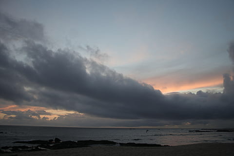 eventide, cel, núvols, mar, aigua, núvol - cel, horitzó, horitzó sobre l’aigua, bellesa a la natura, platja, escenics - natura, posta de sol, naturalesa, tranquil·litat, terra, escena tranquil·la, cel dramàtic, medi ambient, vespre, cloudscape, a l'aire lliure, cap gent, 1080P, CC0, domini públic, lliure de regalies