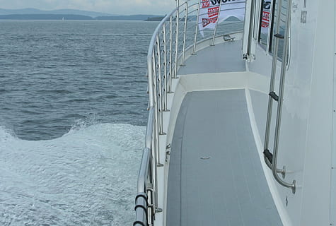 bota, barandilla, agua, enviar, ola, hinchar, lago, viaje en barco, mar, barco náutico, modo de transporte, transporte, día, viaje, naturaleza, movimiento, vista de alto ángulo, nadie, crucero, paisajes - naturaleza, horizonte sobre el agua, barco de la cubierta, cubierta, navegación, embarcaciones de pasajeros, lujo, 1080P, CC0, dominio público, libre de derechos