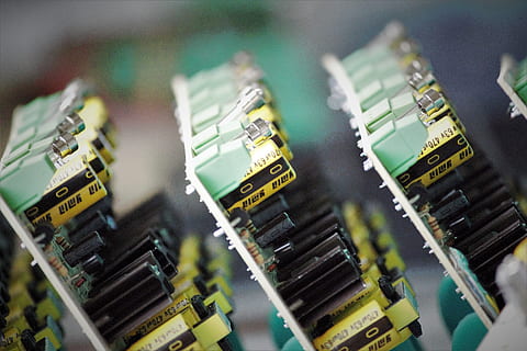 peu profond, photographie de mise au point, circuits imprimés, pcb, circuit imprimé, La technologie, imprimé, ingénierie, industrie, carte mère, composant, semi-conducteur, technique, électronique, planche, mise au point sélective, fermer, Industrie électronique, à l'intérieur, la communication, personne, science, complexité, lien, équipement, ordinateur, puce informatique, équipement informatique, innovation, partie informatique, moderne, affaires, 5K, CC0, domaine public, libre de droits