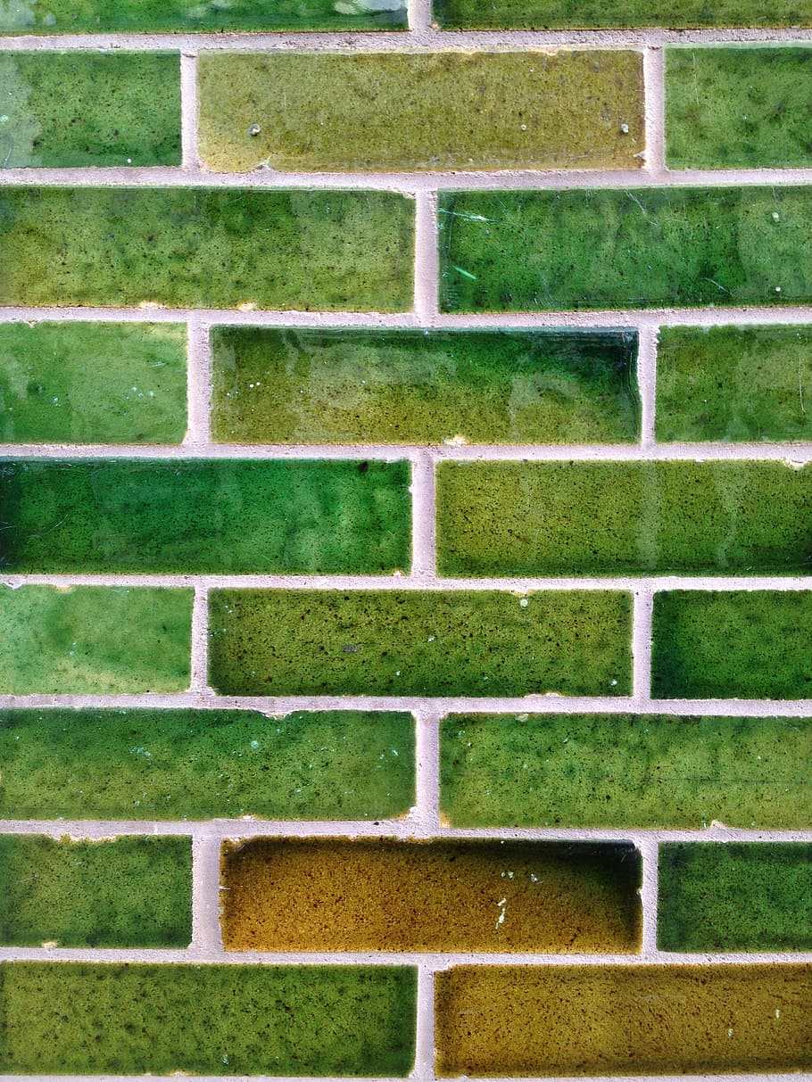 maons, verd, textura, edifici, montana, maó, arquitectura, paret, fons, patró, textura de la paret, marc complet, cap gent, paret de maó, dia, funció de construcció de parets, esport, estructura construïda, a l'aire lliure, primer pla, naturalesa, planta, color verd, herba, efecte texturat, concret, 2K